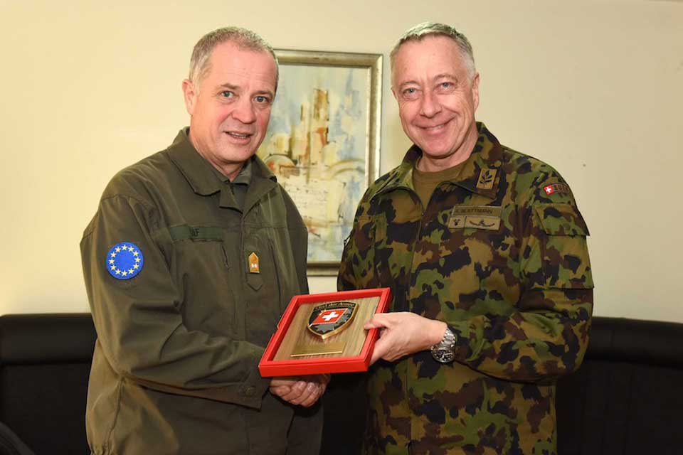 COM EUFOR welcomes Chief of the Swiss Armed Forces,
