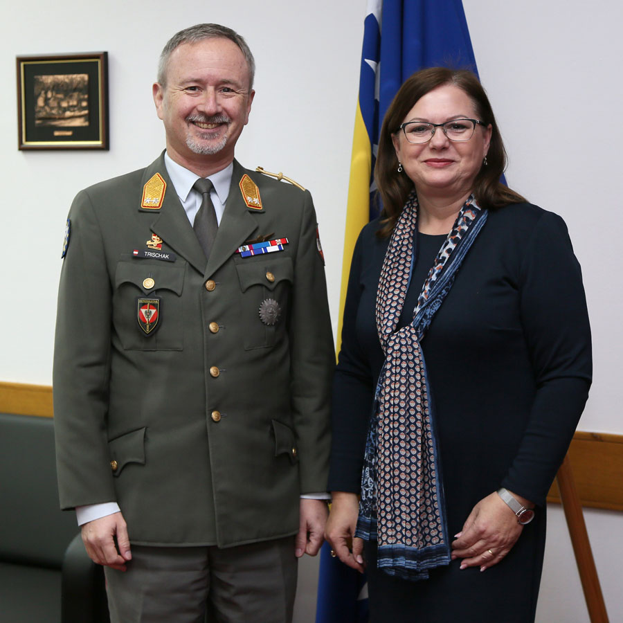 COMEUFOR meets new Minister of Civil Affairs for BiH