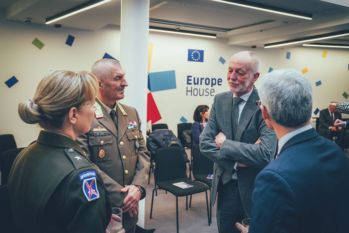 COM EUFOR delivered a keynote speech at Budapest Balkans Forum