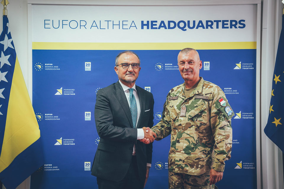 COM EUFOR held a meeting with the new EUSR Luigi Soreca