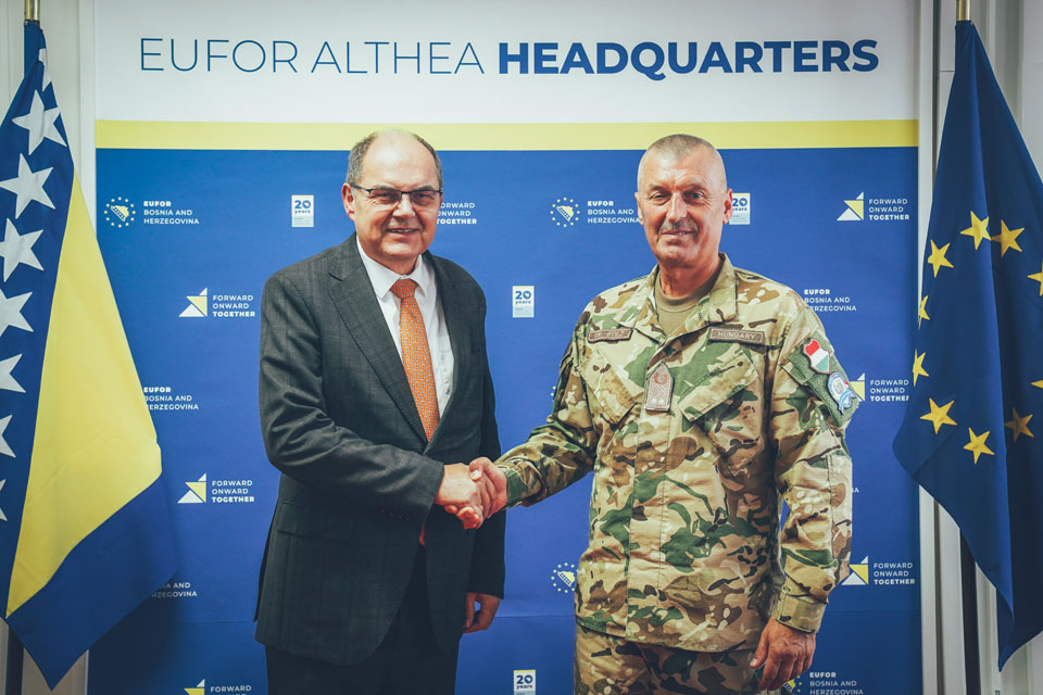 COM EUFOR met with High Representative Christian Schmidt