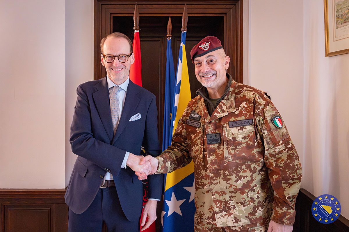 COM EUFOR meets Austrian Ambassador in BiH