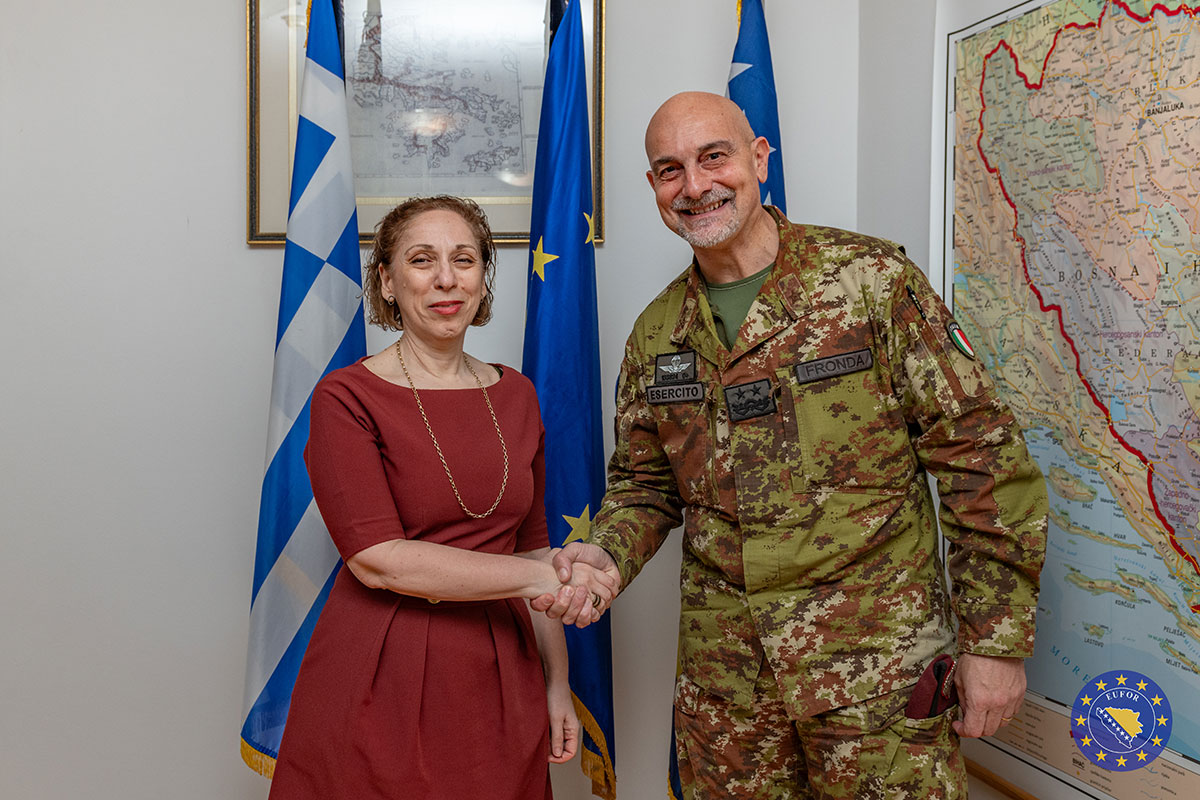 COM EUFOR meets Greek Ambassador