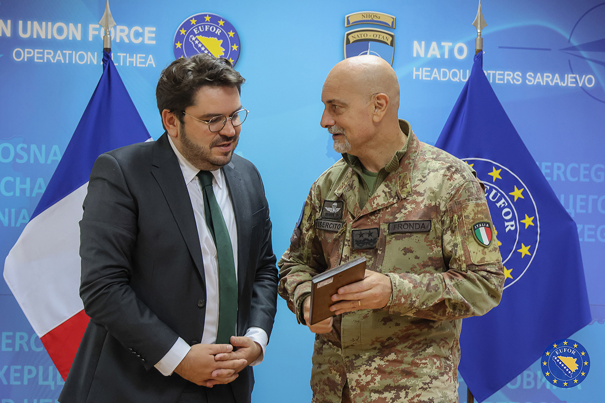Командант ЕУФОР-а одржао састанак са француским амбасадором