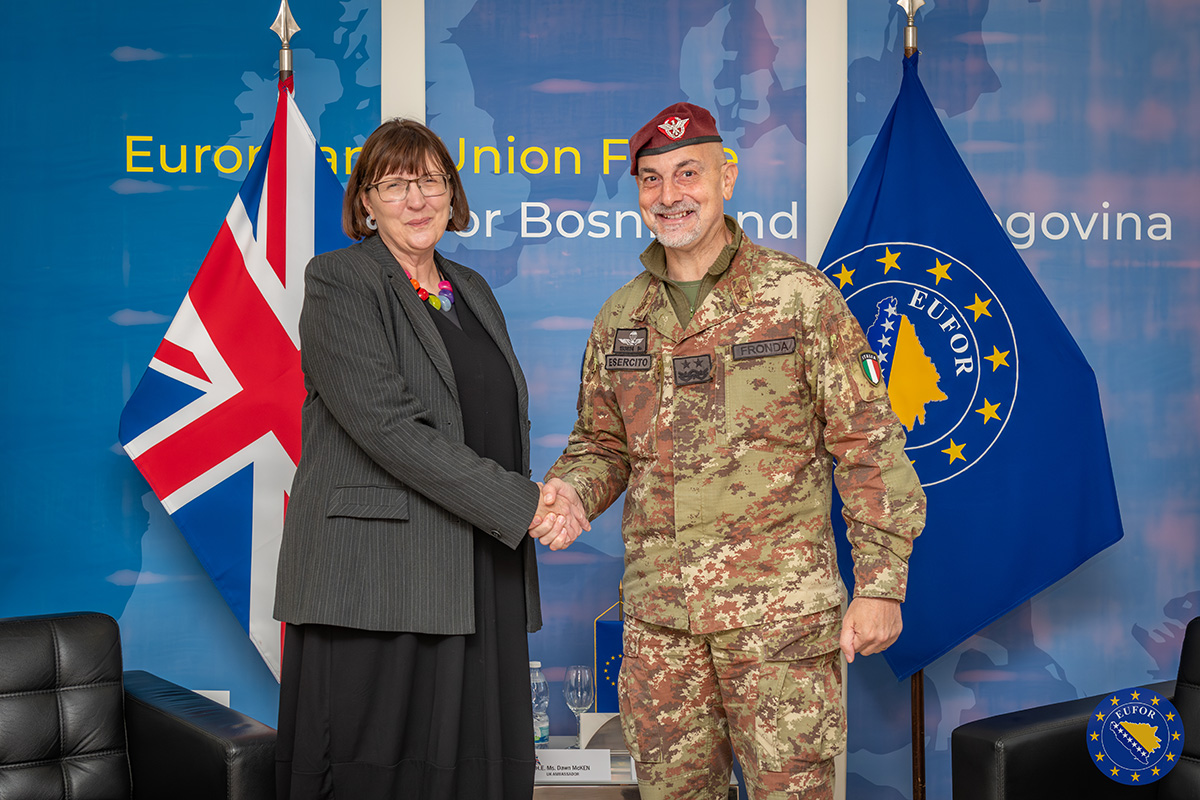 COM EUFOR Welcomes British Ambassador to Camp Butmir