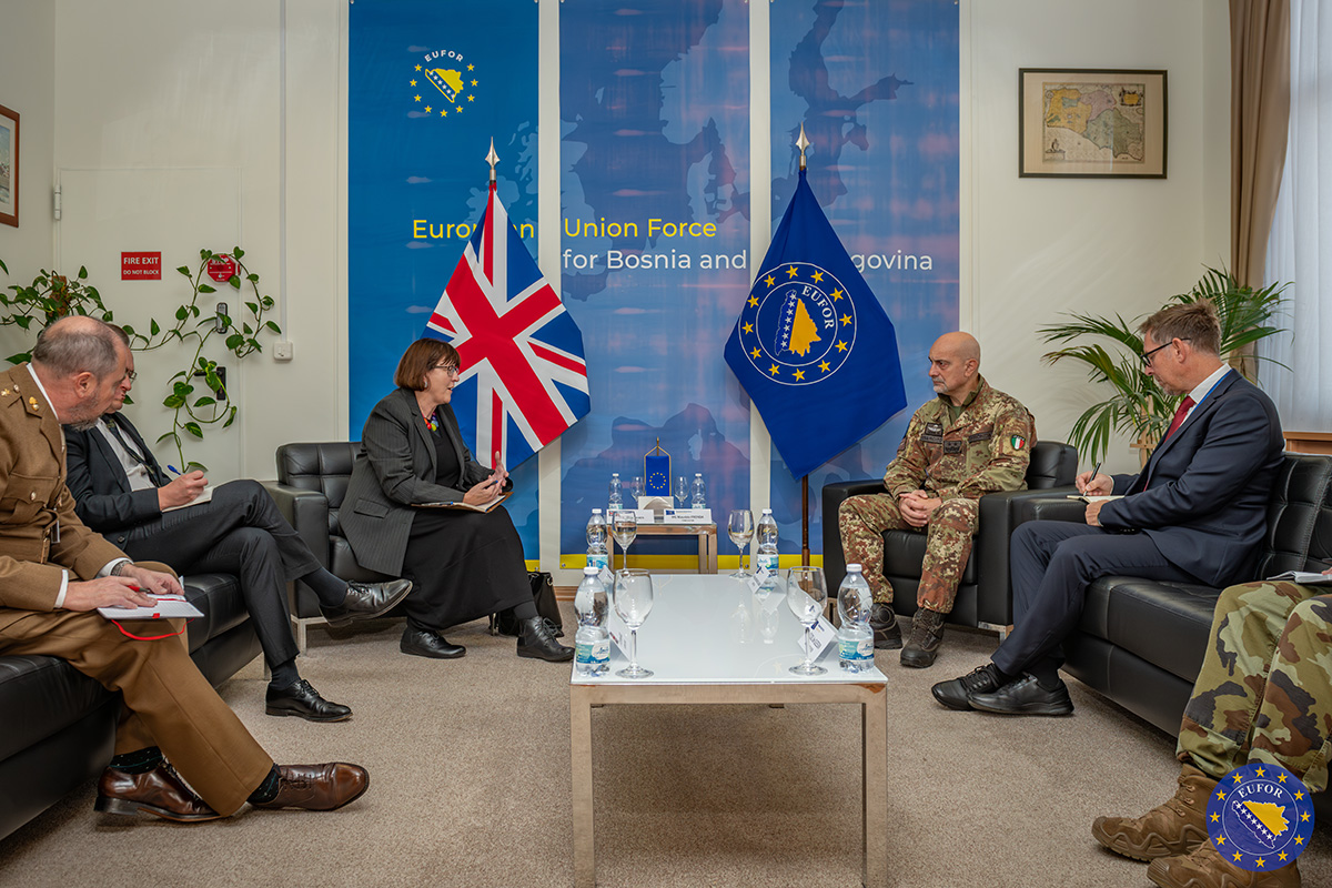 COM EUFOR Welcomes British Ambassador to Camp Butmir