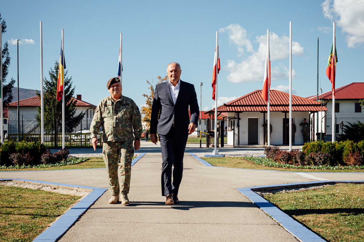Strengthening Partnerships: COM EUFOR Meets BiH Minister of Defence