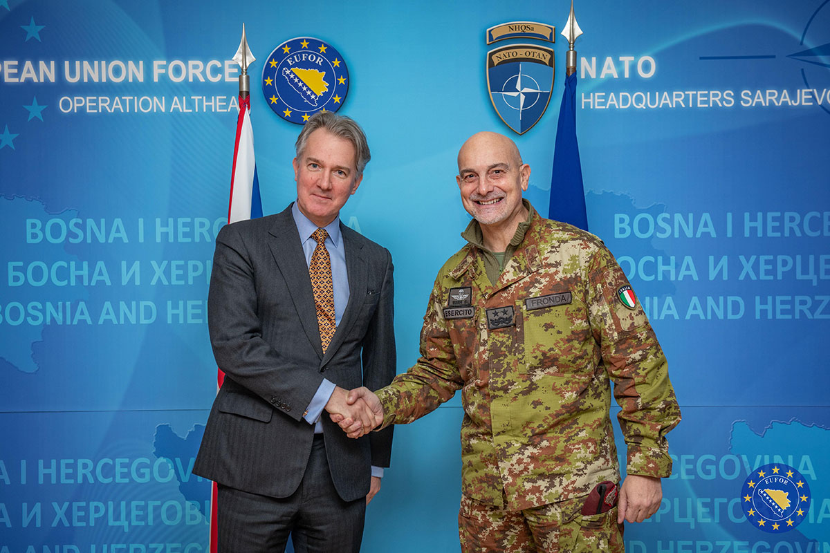 COM EUFOR meeting with British Ambassador to BiH H.E. Mr. Julian Reilly