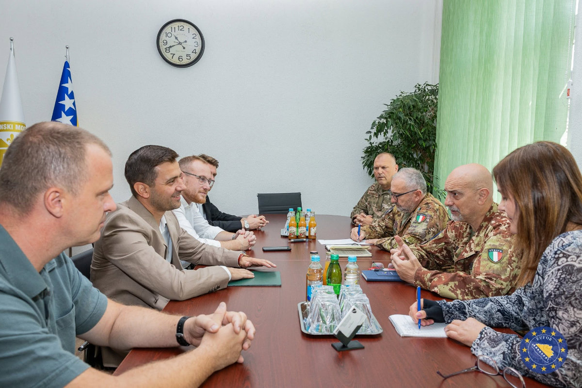 COM EUFOR met Sanski Most Mayor and visited the annual Peace Camp, organised by the Center for Peacebuilding (CIM)