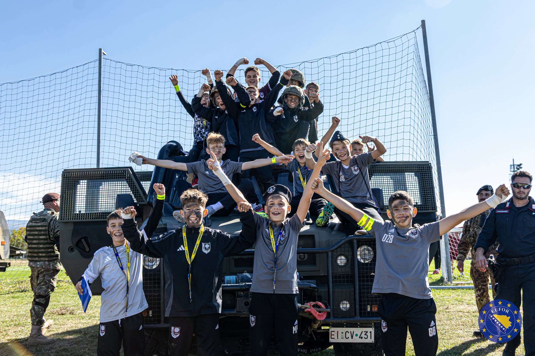 EUFOR gradi mostove s mladima kroz sport i angažman zajednice