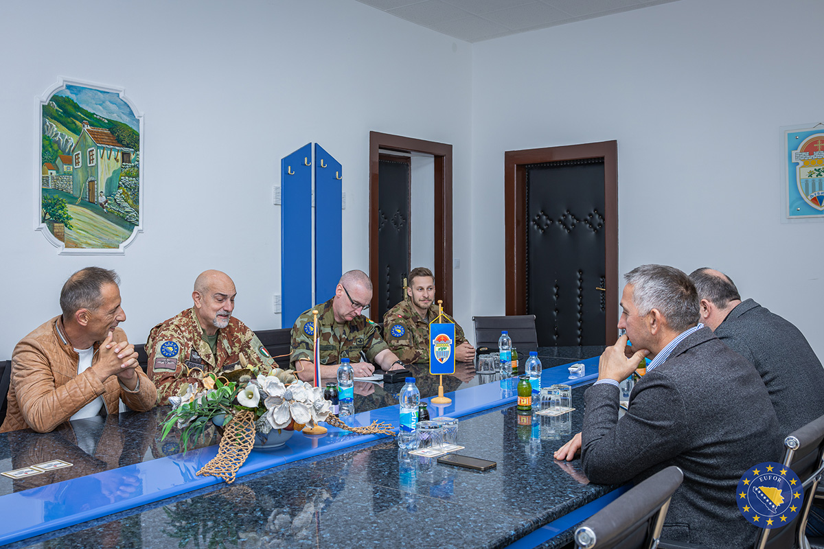 Zapovjednik EUFOR-a nastavlja suradnju s lokalnim vlastima posjetom Ljubinju